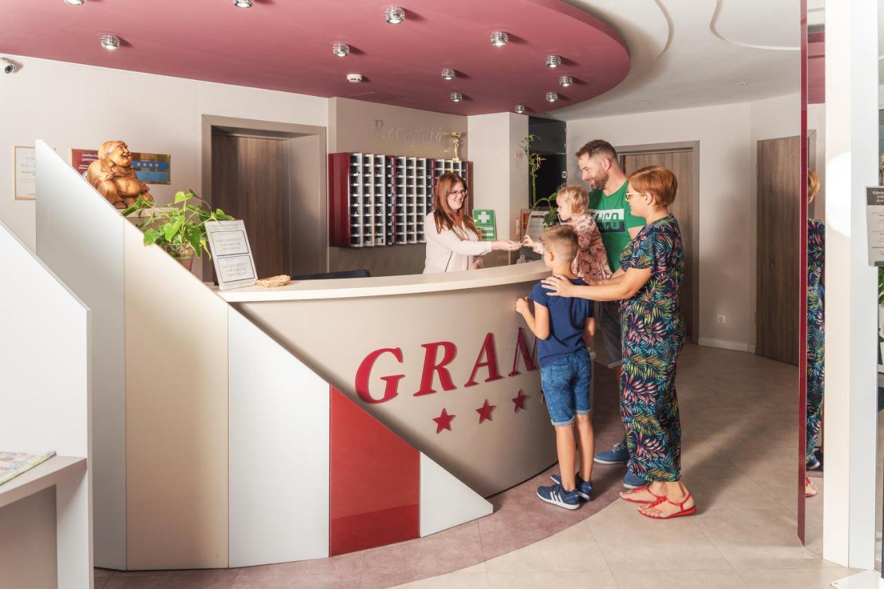Granada Conference, Wellness And Sport Hotel Kecskemet Exterior photo